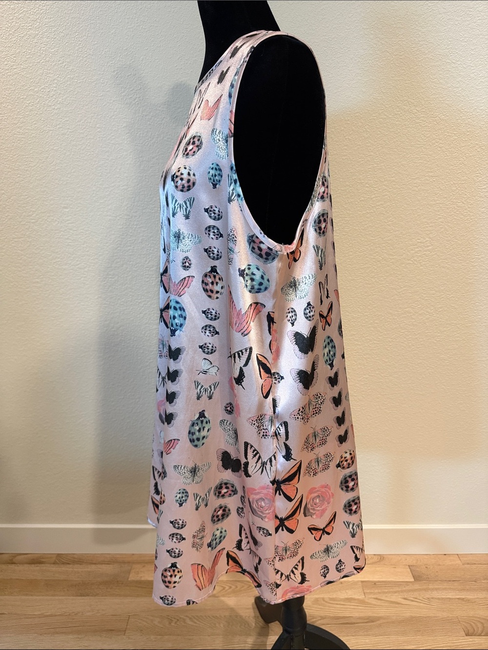 Kimchi Blue Butterfly Shift Dress - Picture 6 of 9